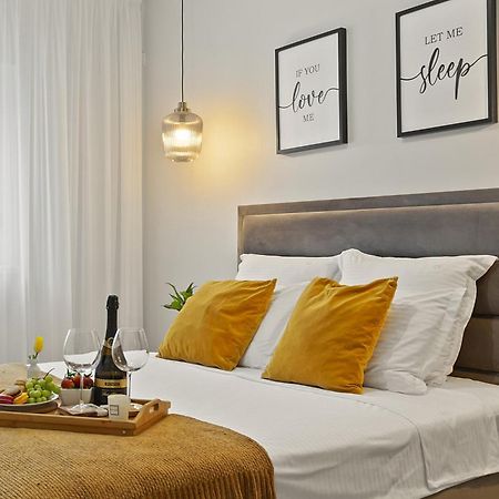 Mido Park Apartment With Private Parking & Self Check-In 布加勒斯特 外观 照片