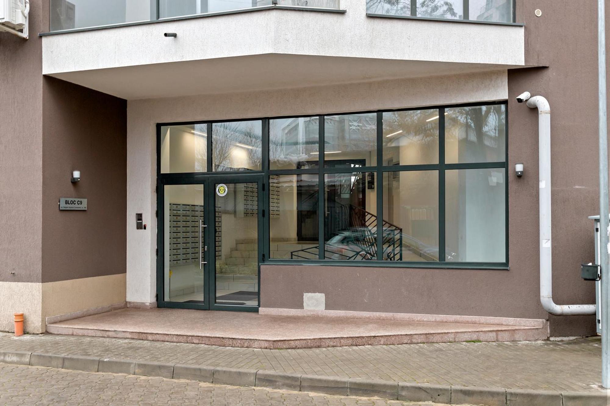 Mido Park Apartment With Private Parking & Self Check-In 布加勒斯特 外观 照片