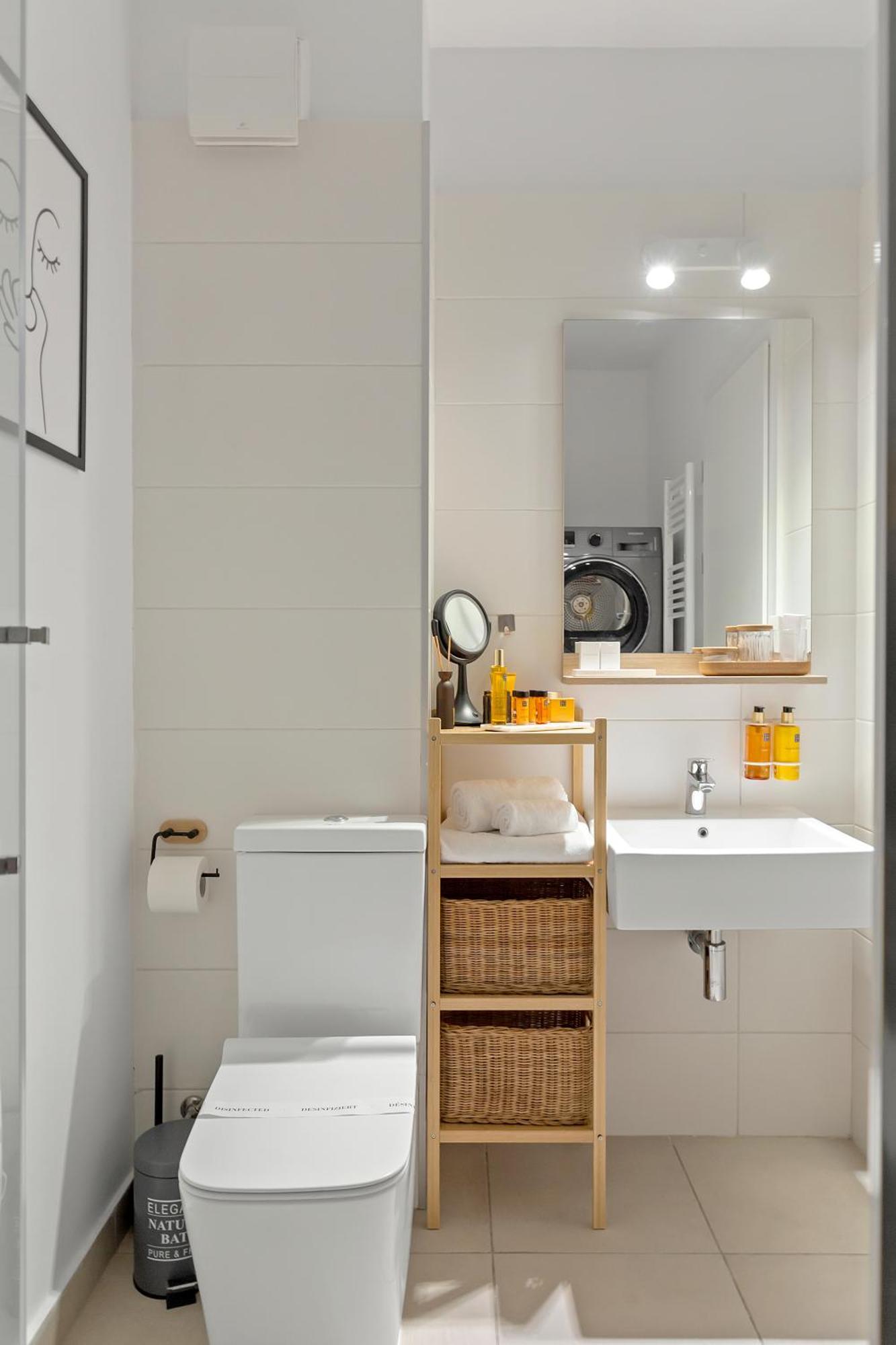 Mido Park Apartment With Private Parking & Self Check-In 布加勒斯特 外观 照片