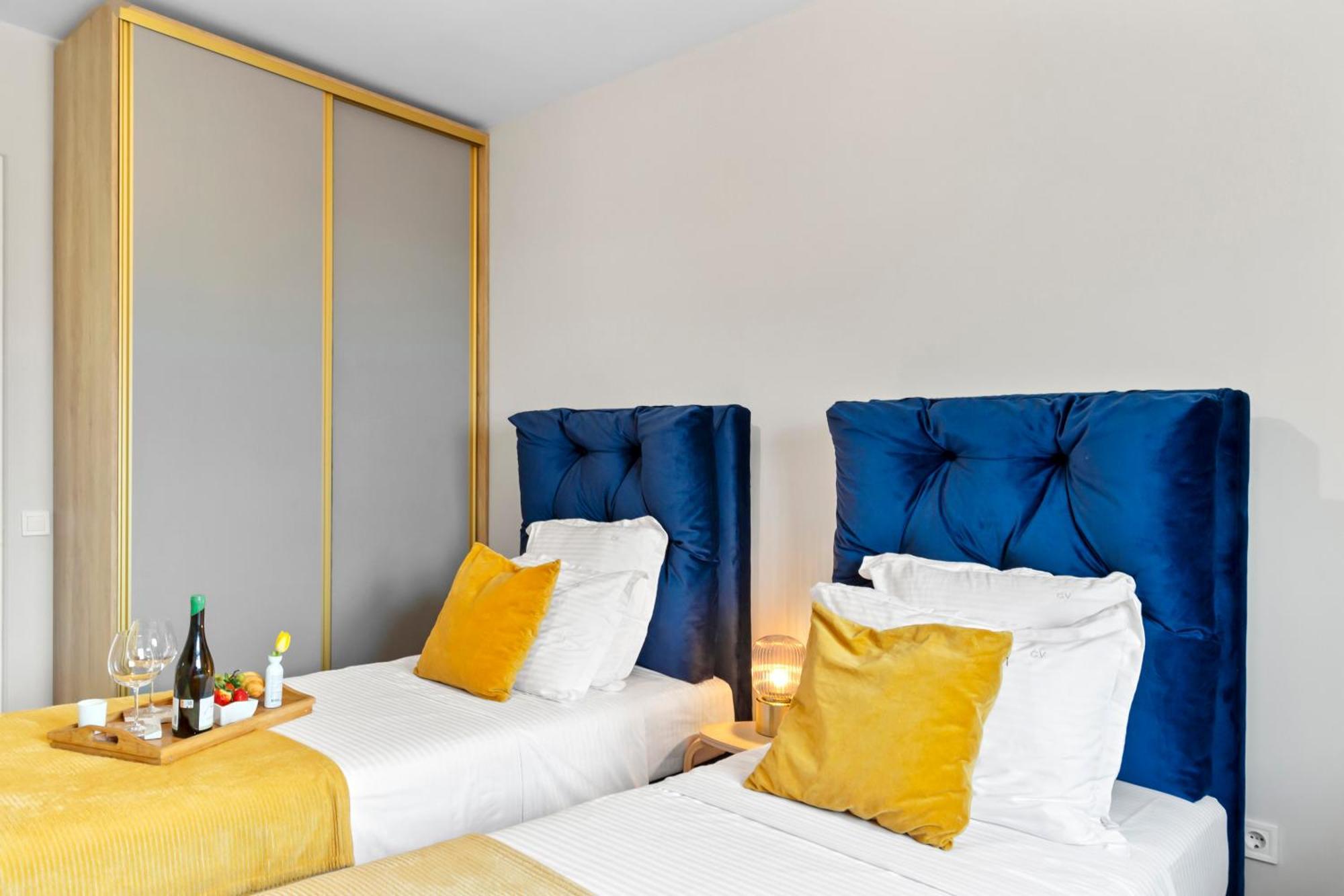 Mido Park Apartment With Private Parking & Self Check-In 布加勒斯特 外观 照片